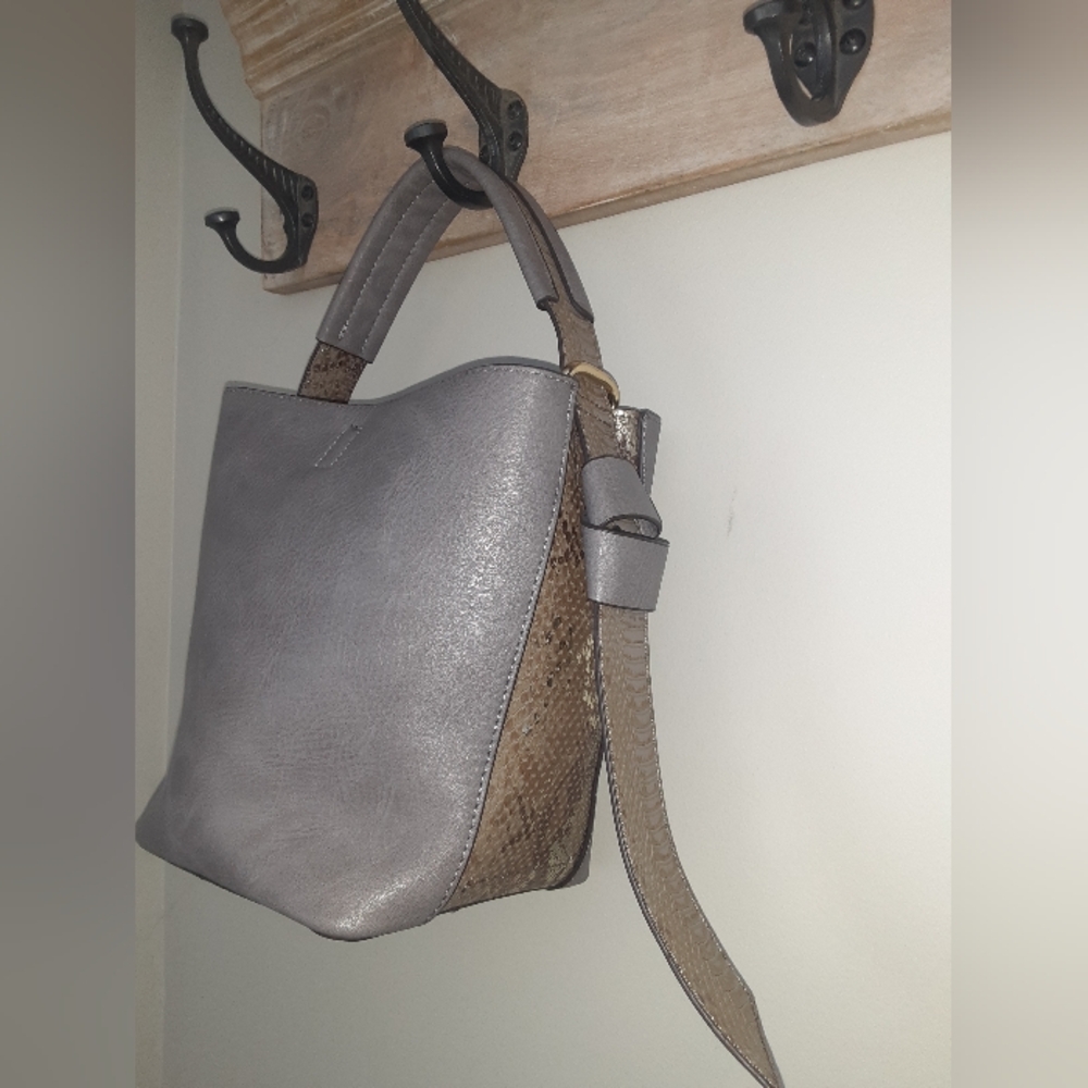 Elegant Gray and Taupe Snakeskin Vegan Leather Women's Bag - Picture 2 of 16